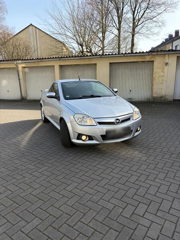 Gebraucht Opel Tigra 90 PS (66 kW) 2006 Silber Cabrio