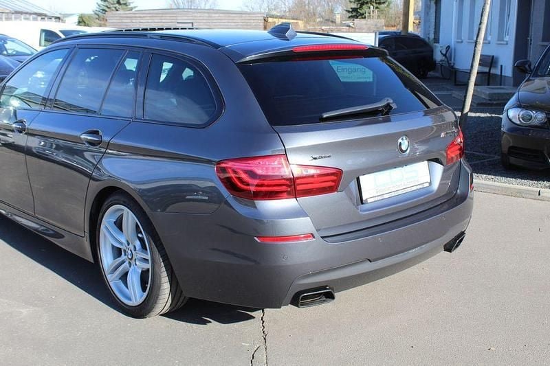 Gebraucht BMW M550 Performance 381 PS (280 kW) 2016 Mineralgrau metallic Limousine