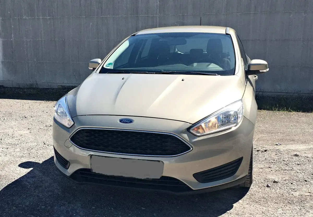 Gebraucht Ford Focus Cool & Connect 120 PS (88 kW) 2017 Grau Kombi