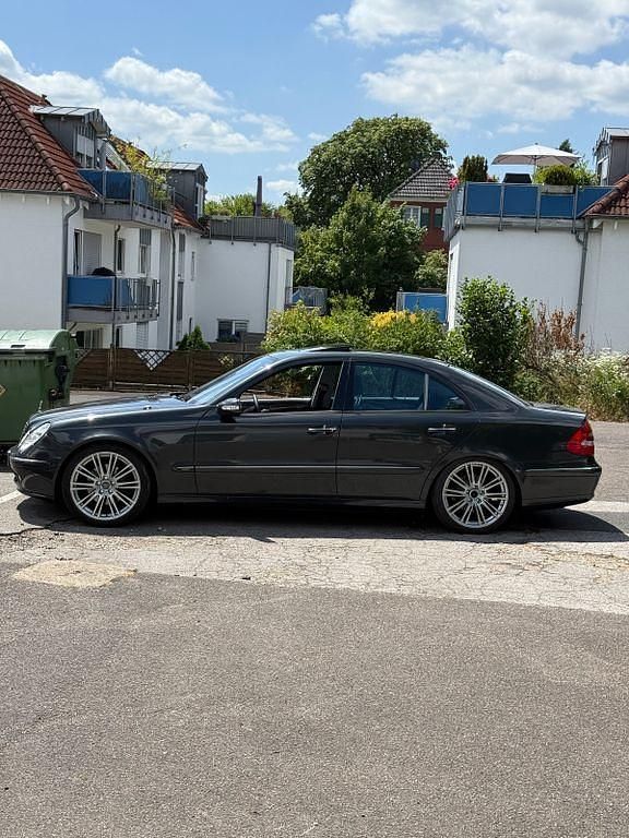 Gebraucht Mercedes E320 Avantgarde 204 PS (150 kW) 2003 Grau Limousine
