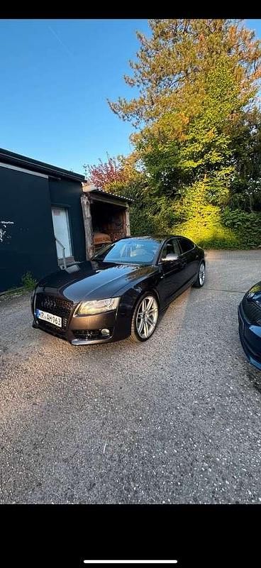 Andere außenfarben Gebraucht 2011 Audi A5 S-Line Coupé | 14.700 € - Bild 1/4