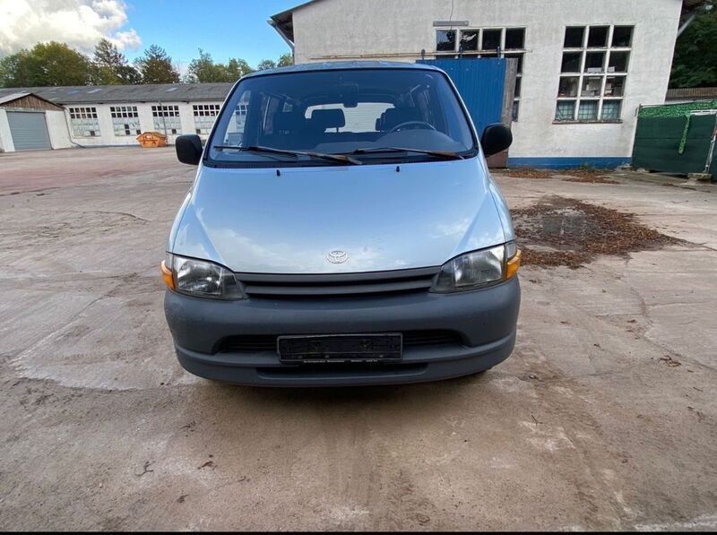 Andere außenfarben Gebraucht 1996 Toyota HiAce Van / Kleinbus | 5.490 € - Bild 1/4