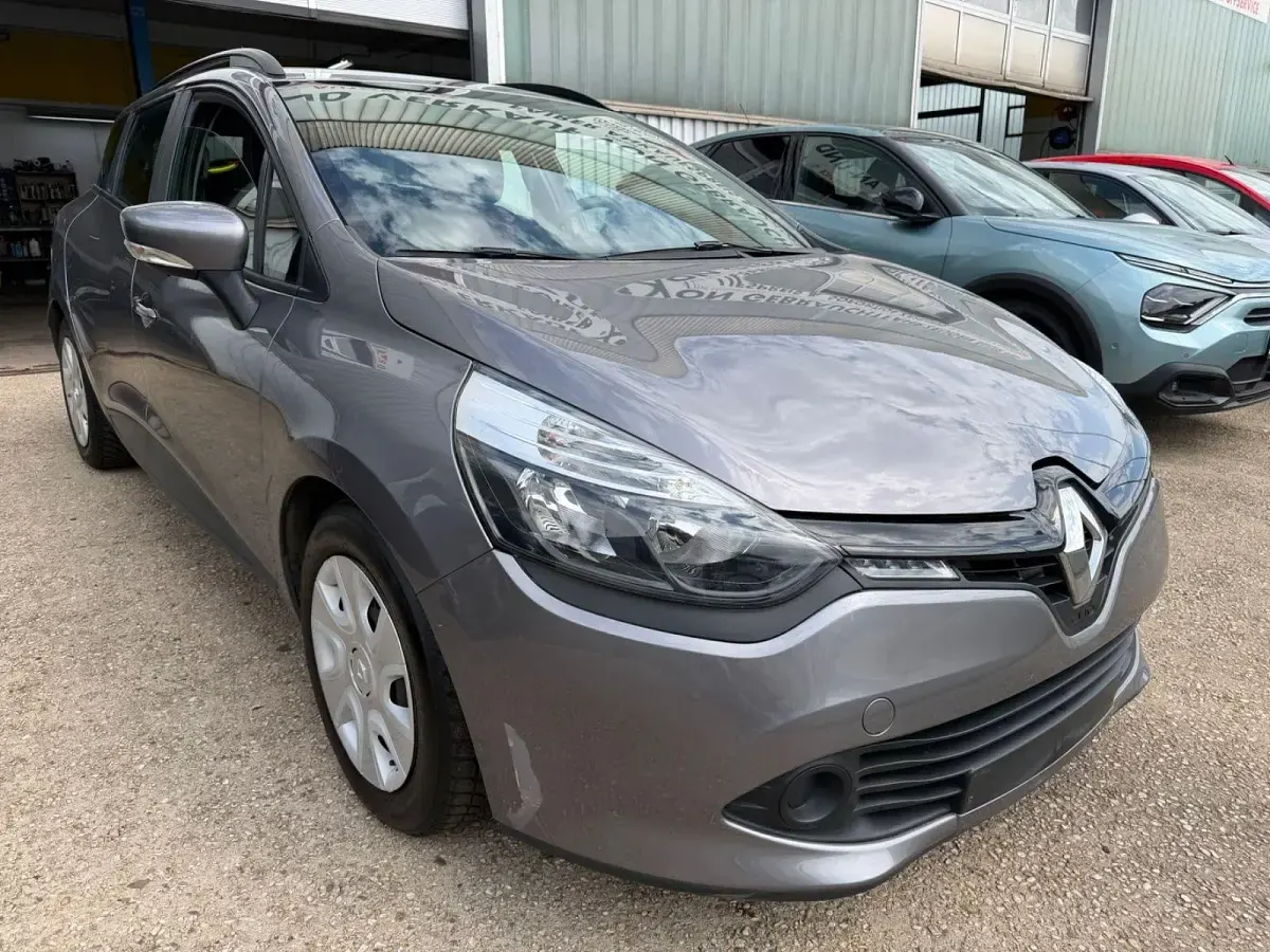 Gebraucht Renault Clio GrandTour Expression 73 PS (53 kW) 2015 Grau Kombi