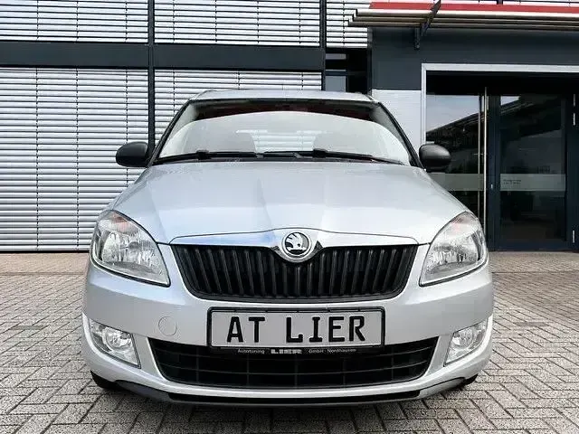 Gebraucht Skoda Roomster Plus Edition 69 PS (50 kW) 2015 Silber Van / Kleinbus