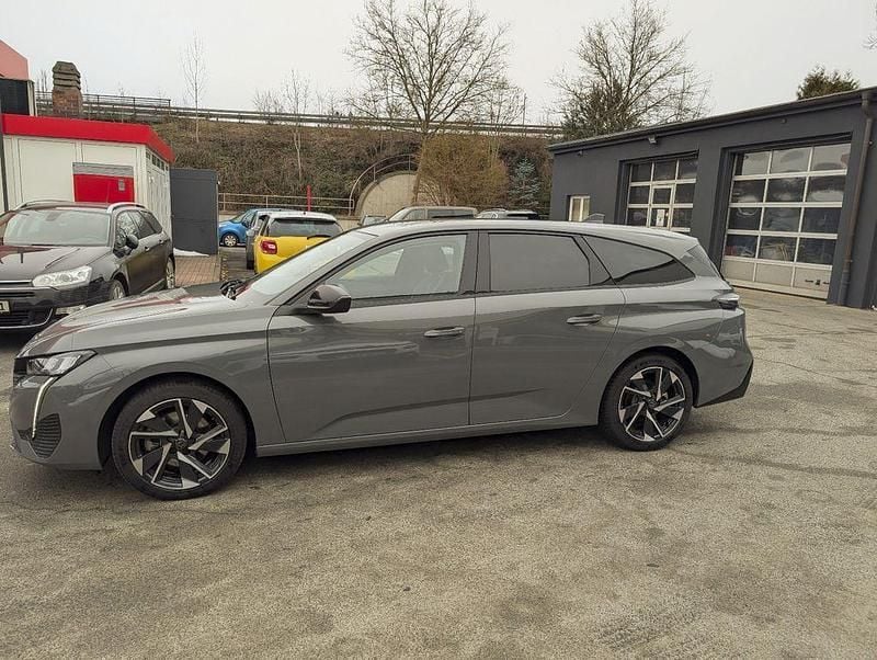 Gebraucht Peugeot 308 SW Allure 131 PS (96 kW) 2024 Grau Kombi