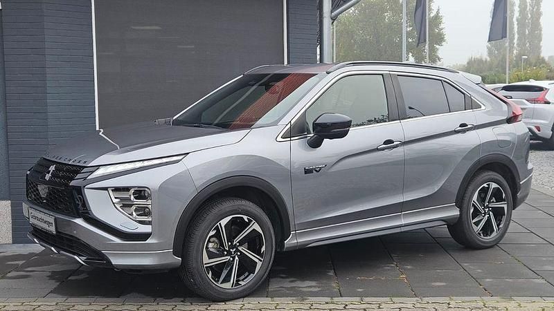 Gebraucht Mitsubishi Eclipse Cross Plus 98 PS (72 kW) 2022 Grau SUV