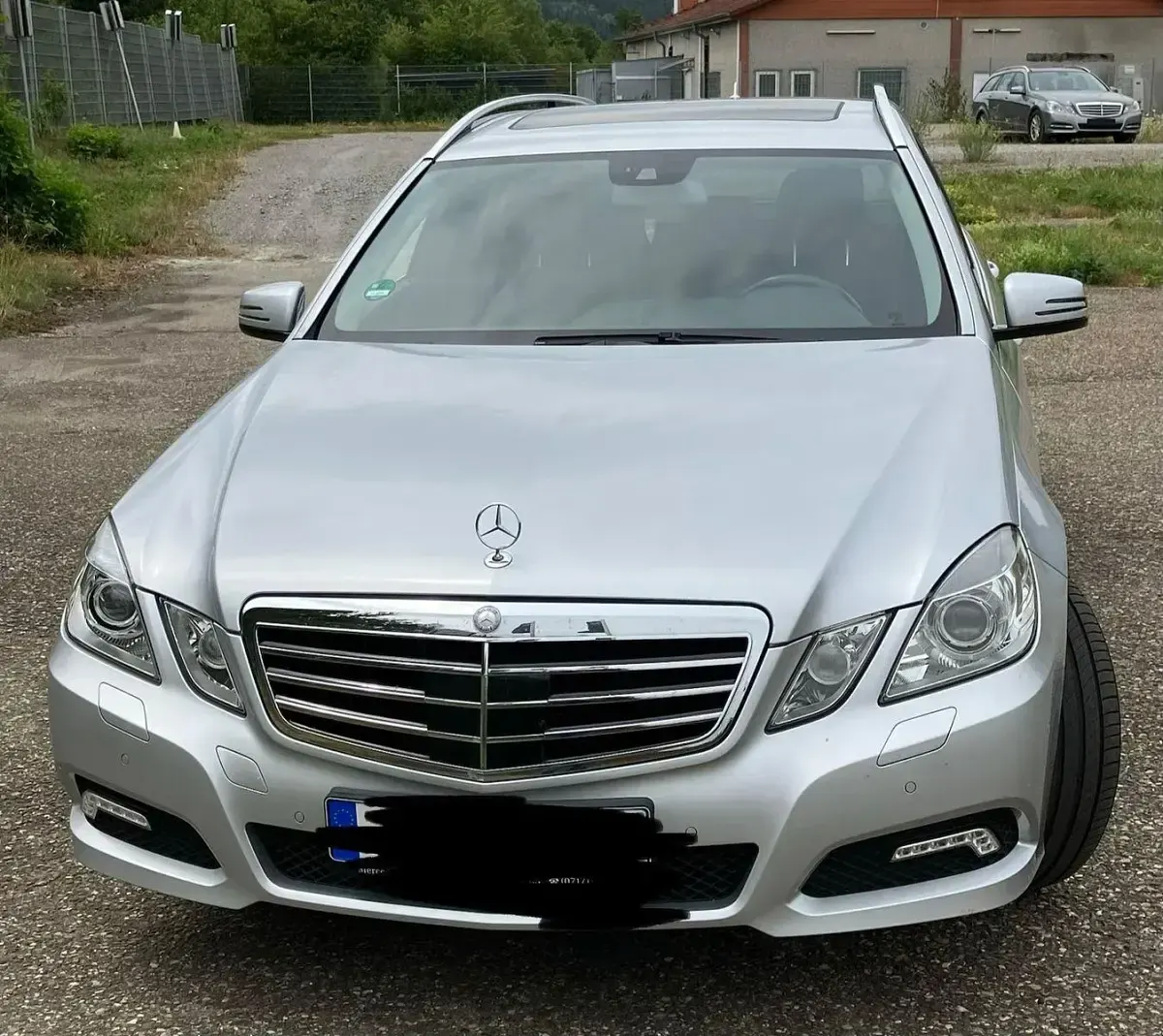 Gebraucht Mercedes E250 Avantgarde 204 PS (150 kW) 2010 Silber Kombi