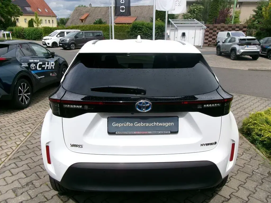 Gebraucht Toyota Yaris Cross Team 116 PS (85 kW) 2024 Schneeweiß SUV