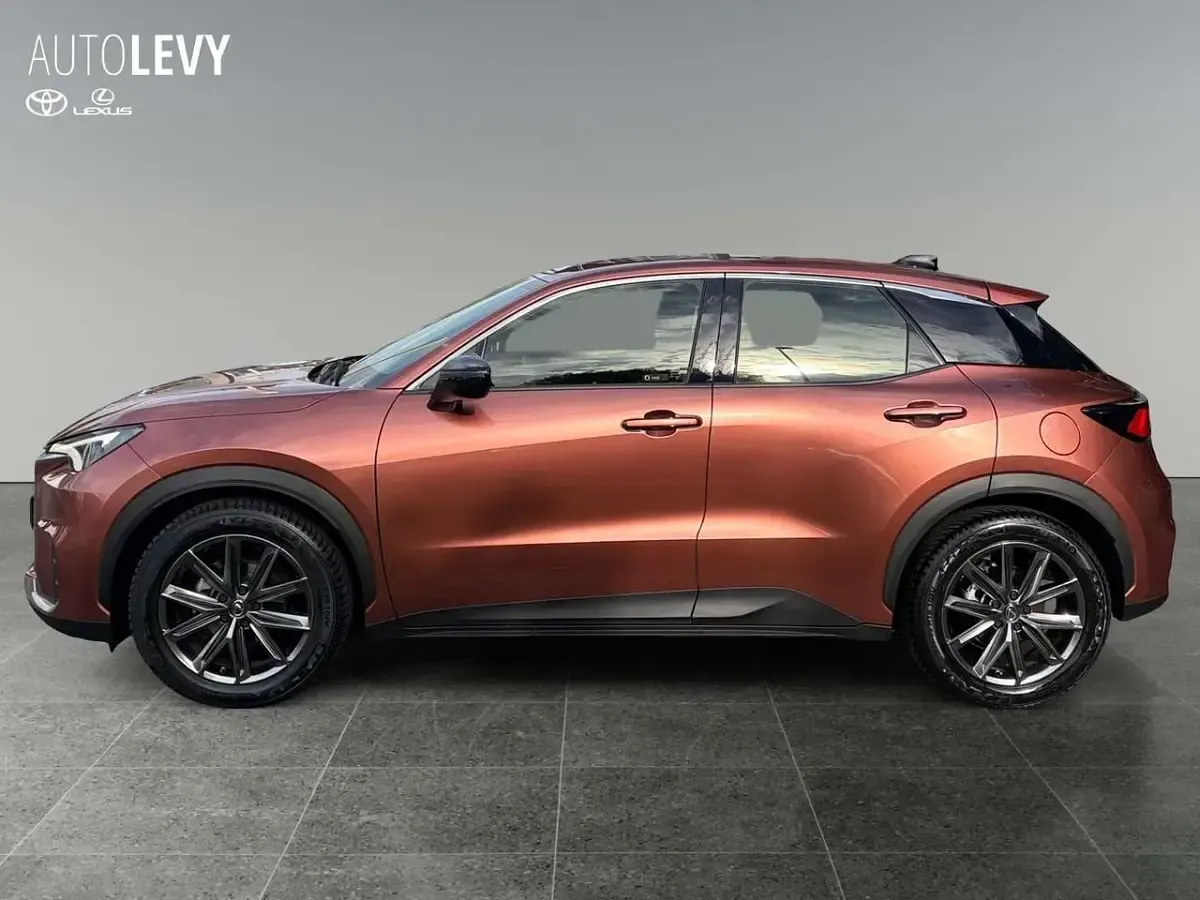 Usata Lexus LBX 136 CV (100 kW) 2024 Rosso SUV