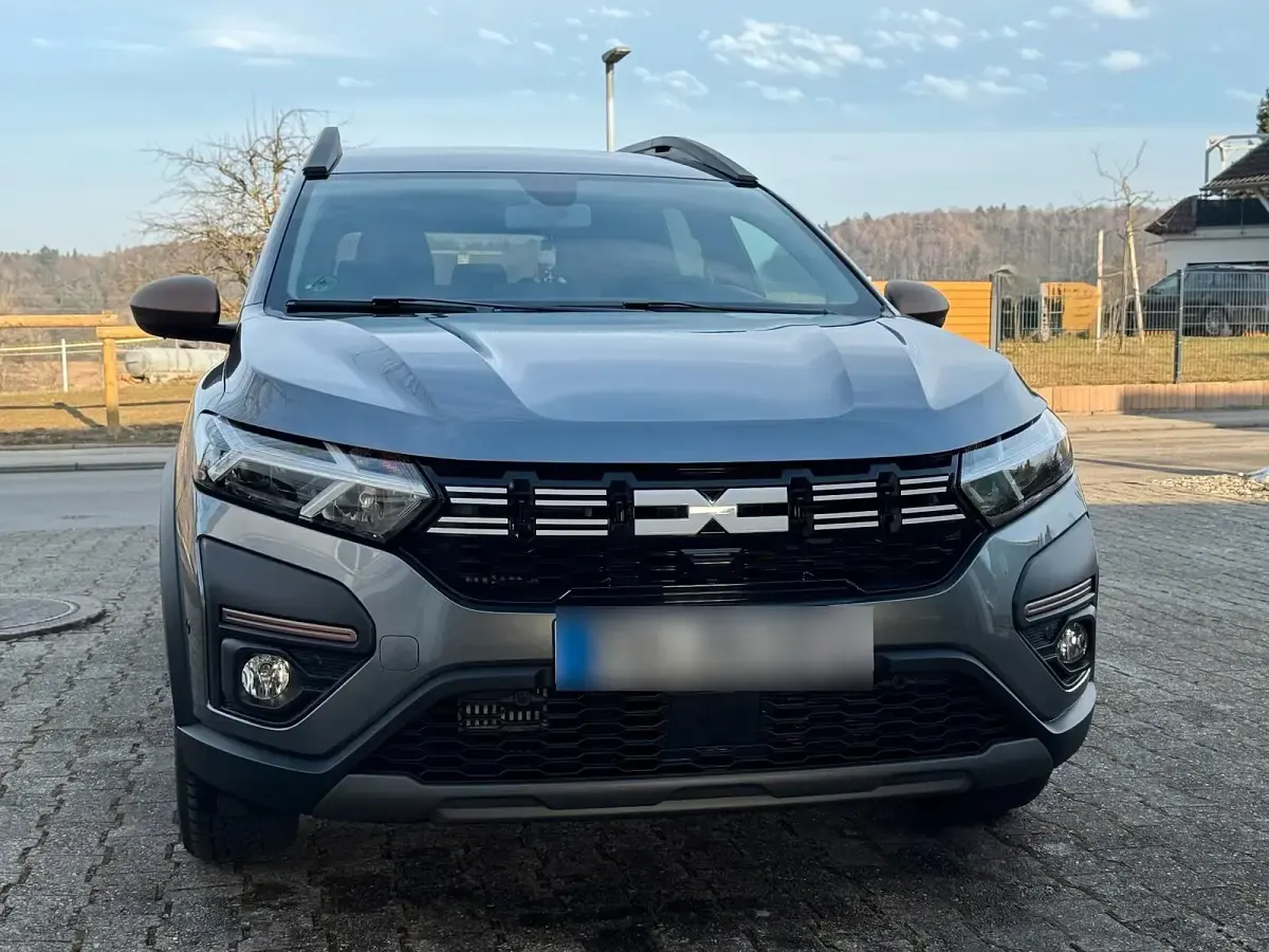 Gebraucht Dacia Jogger Extreme 110 PS (80 kW) 2024 Grau Van / Kleinbus