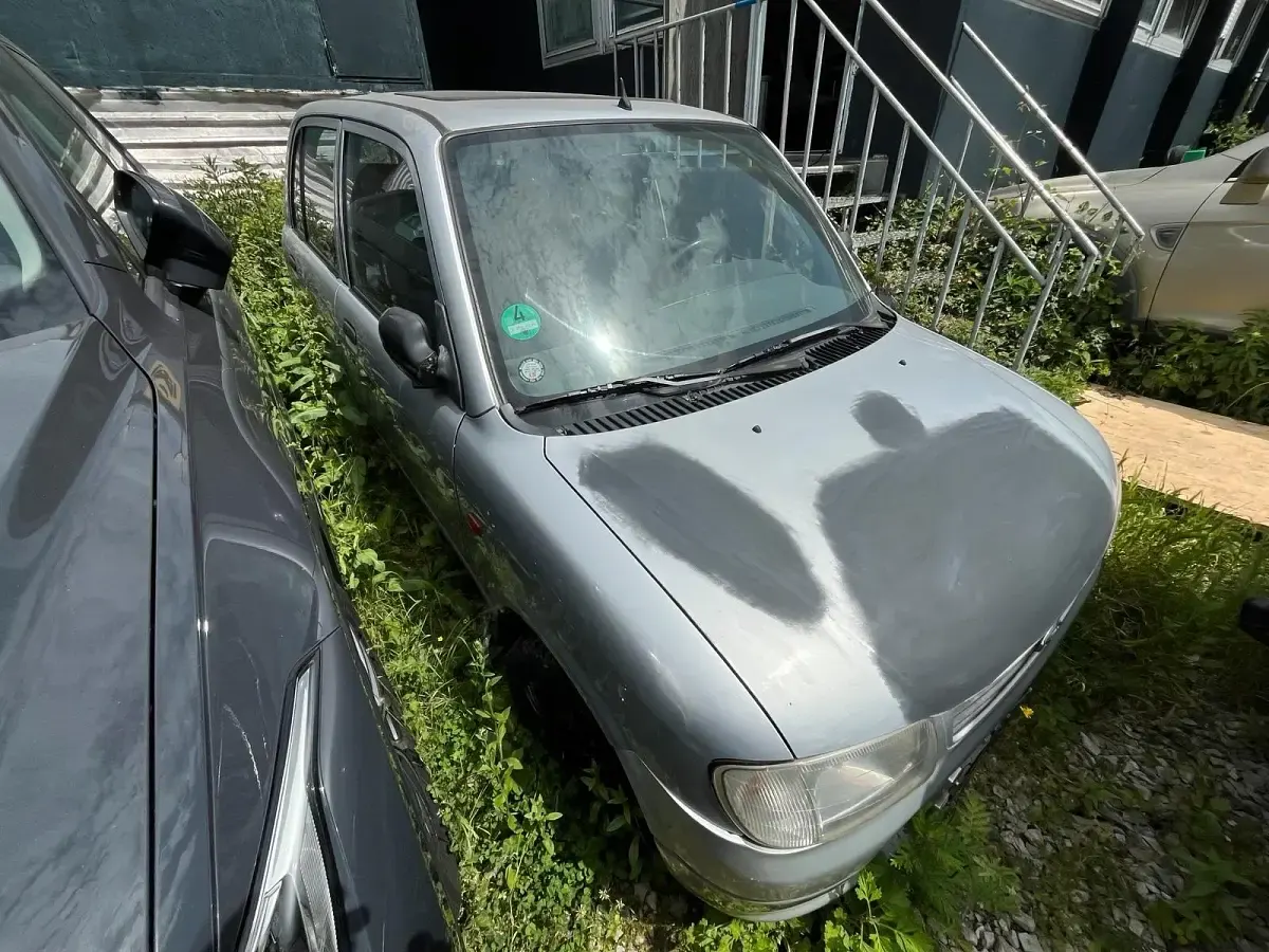 Gebraucht Daihatsu Sirion 56 PS (41 kW) 2001 Silber Kleinwagen