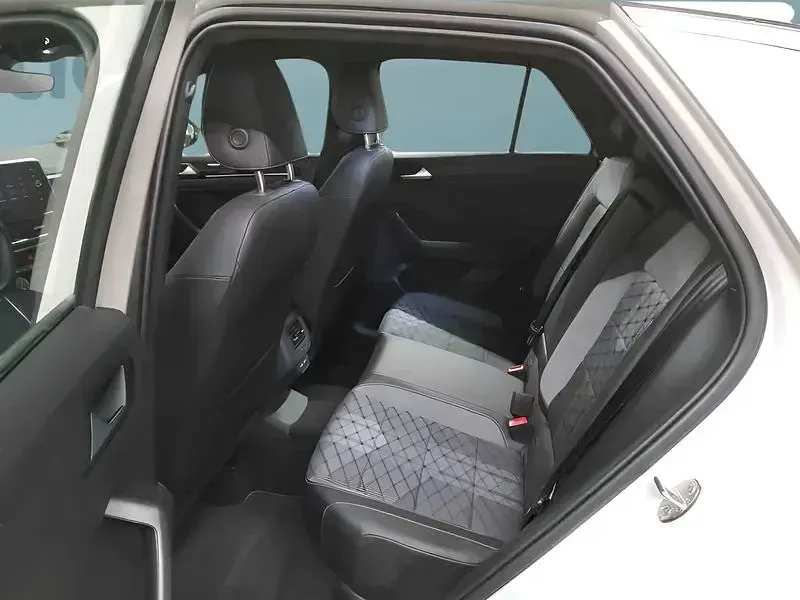 Gebraucht VW T-Roc 110 PS (80 kW) 2024 Grau SUV