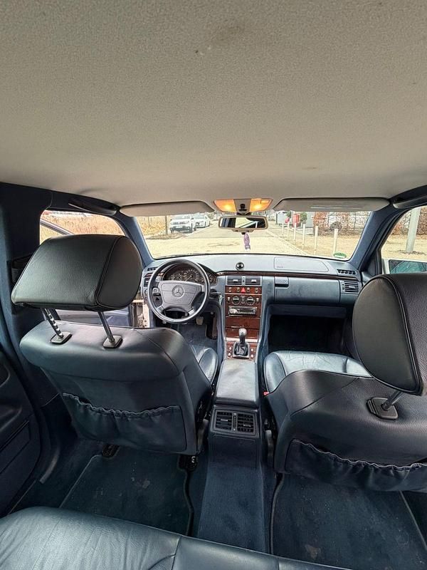 Gebraucht Mercedes E230 Elegance 150 PS (110 kW) 1996 Silber Limousine