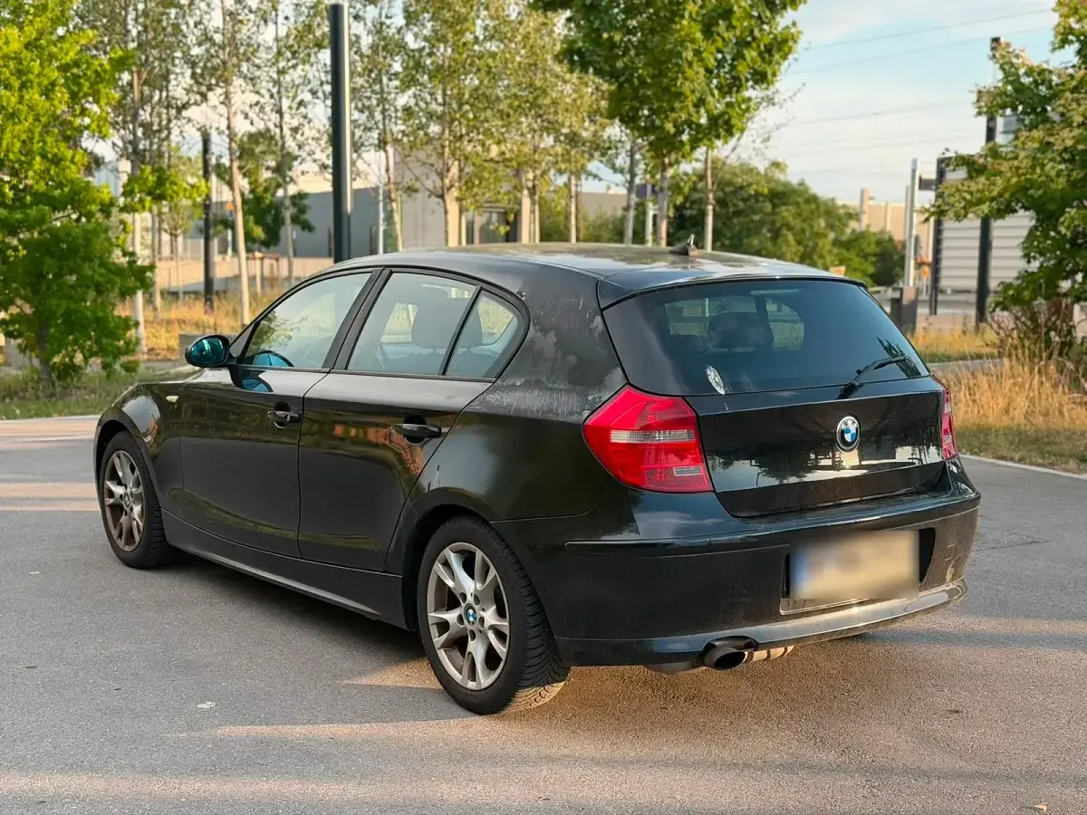 Gebraucht BMW 116 116 PS (85 kW) 2006 Schwarz Kleinwagen