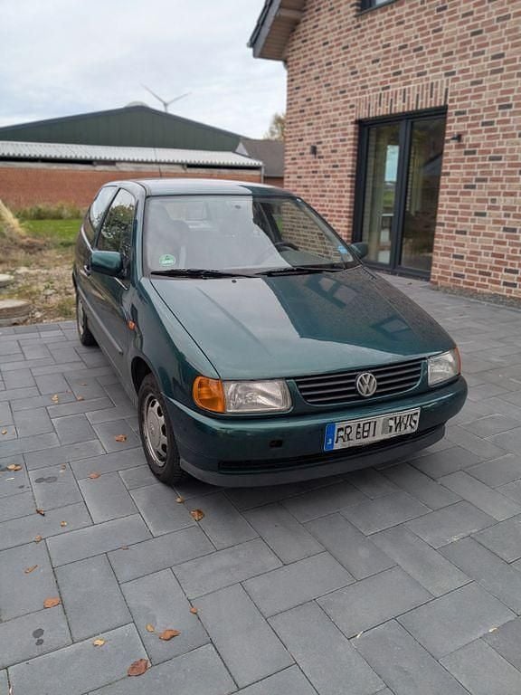 Grün Gebraucht 1997 VW Polo Basis Limousine | 1.500 € (Fairer Preis) - Bild 1/4