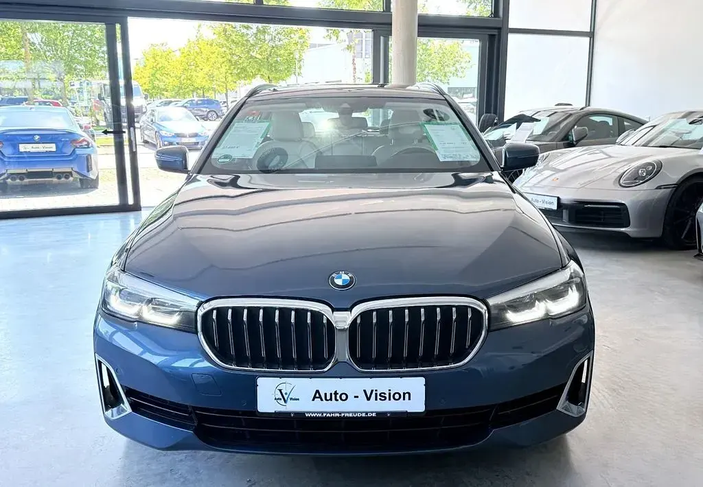 Gebraucht BMW 520 Luxury Line 190 PS (139 kW) 2023 Blau Limousine