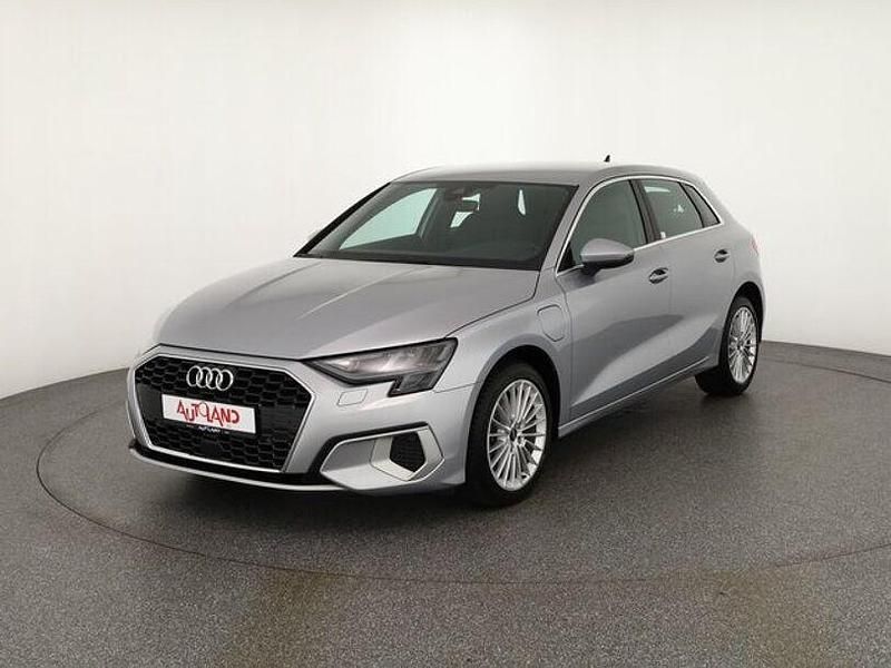 Andere Gebraucht 2022 Audi A3 e-tron Comfort Kleinwagen | 29.990 € (Etwas zu teuer) - Bild 1/4