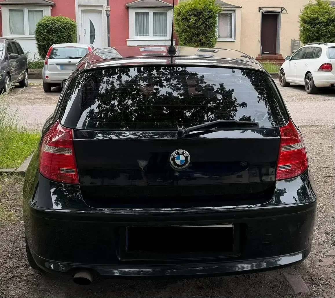 Gebraucht BMW 116 116 PS (85 kW) 2010 Schwarz Kleinwagen