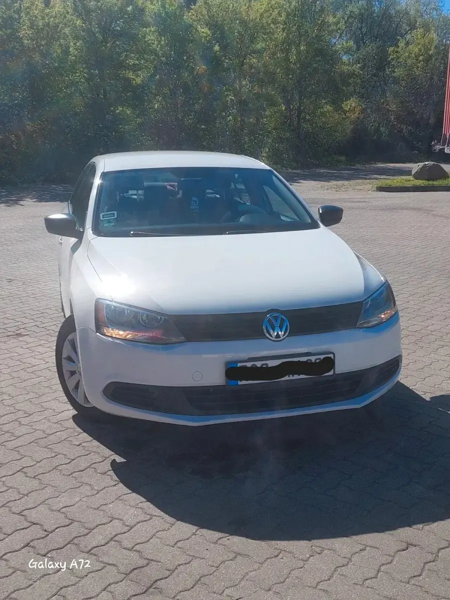 Używany VW Jetta 122 KM (89 kW) 2012 Biały Sedan/Limuzyna