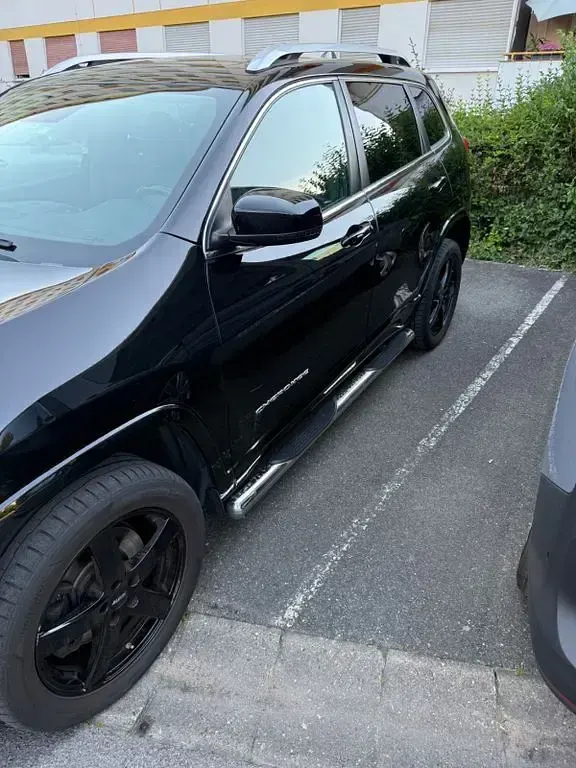Gebraucht Jeep Cherokee Overland 200 PS (147 kW) 2016 Schwarz SUV