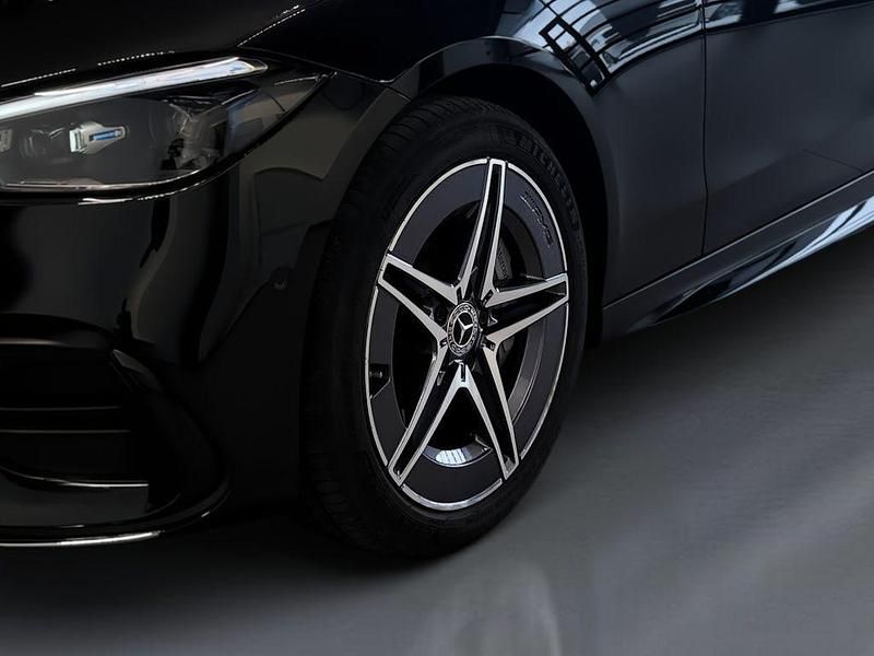 Gebraucht Mercedes C400 AMG 252 PS (185 kW) 2024 Schwarz Limousine
