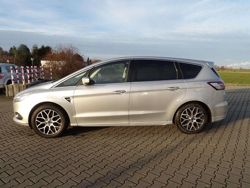 Gebraucht Ford S-MAX Titanium 160 PS (117 kW) 2016 Silber Van / Kleinbus