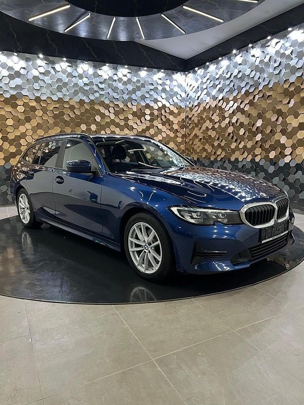 Gebraucht BMW 320 Advantage 190 PS (139 kW) 2019 Mediterranblau Kombi