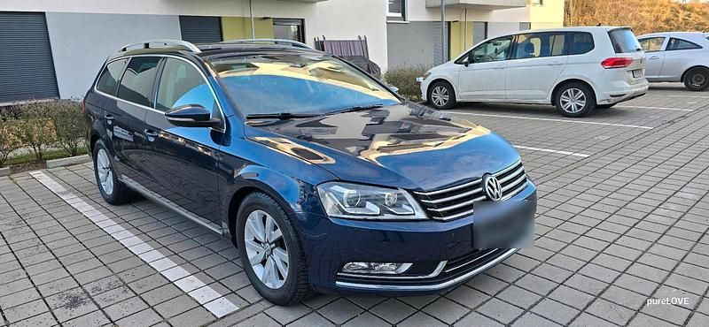 Gebraucht VW Passat Highline 140 PS (102 kW) 2012 Blau Kombi