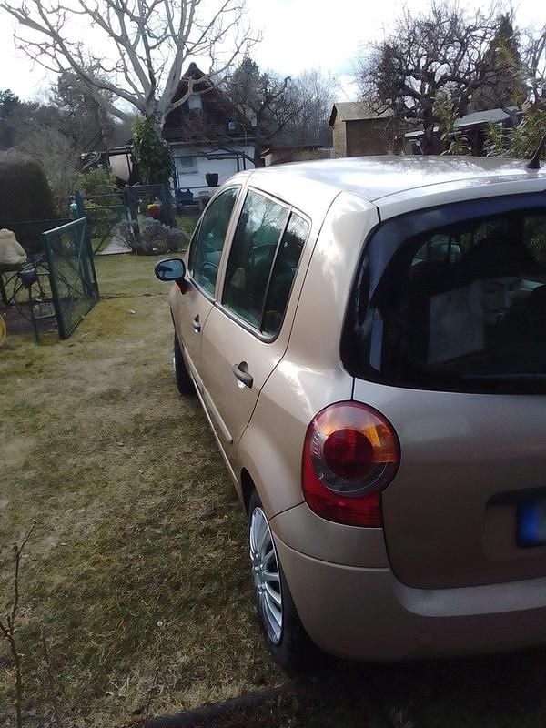 Gebraucht Renault Modus 65 PS (47 kW) 2006 Gold Van / Kleinbus