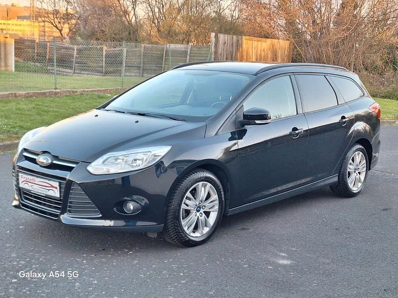 Gebraucht Ford Focus Trend 125 PS (91 kW) 2013 Schwarz Kombi