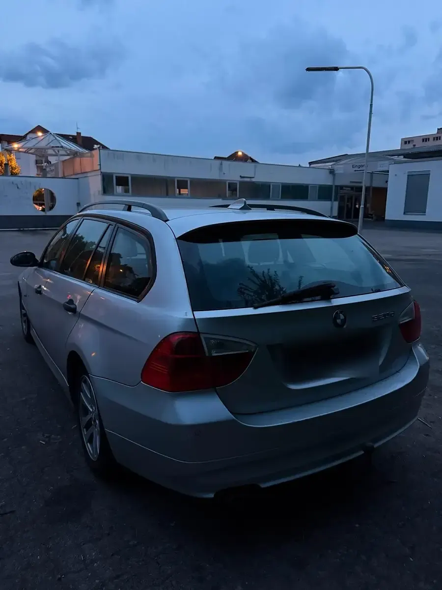 Gebraucht BMW 320 164 PS (120 kW) 2005 Grau Kombi