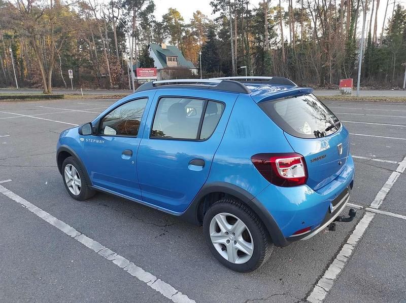 Gebraucht Dacia Sandero Stepway 90 PS (66 kW) 2016 Blau Limousine