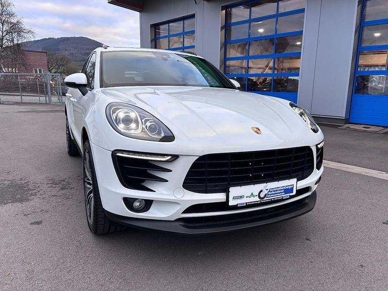 Gebraucht Porsche Macan 252 PS (185 kW) 2018 Weiß SUV