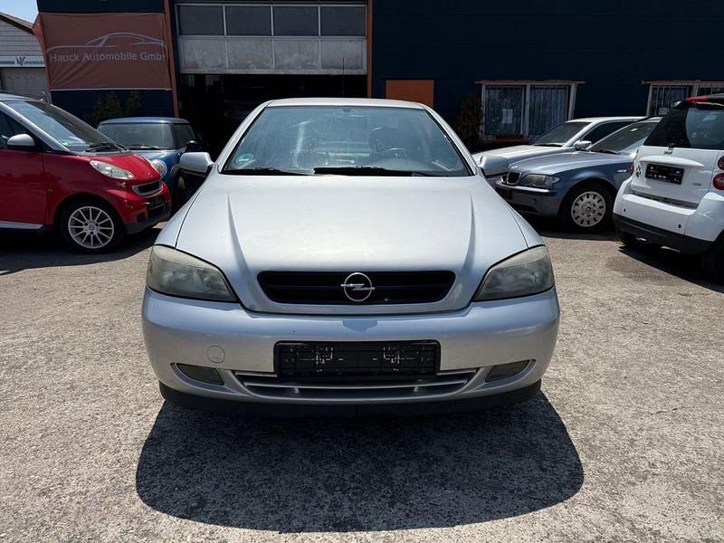 Second-hand Opel Astra 125 CP (91 kW) 2004 Argintiu Coupe