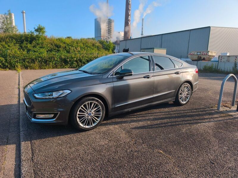 Schwarz Gebraucht 2017 Ford Mondeo Vignale Limousine | 13.990 € (Fairer Preis) - Bild 1/4