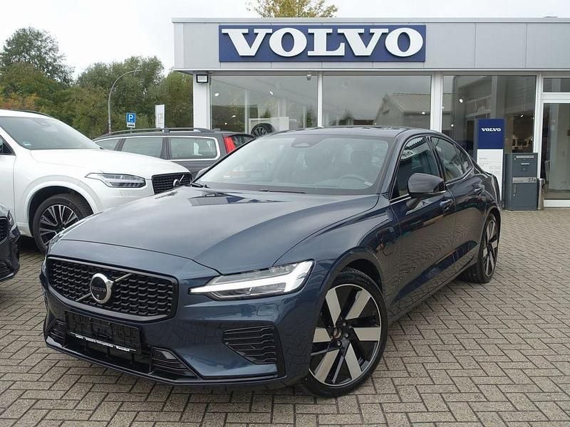 Blau Gebraucht 2024 Volvo S60 Ultimate Limousine | 39.700 € (Guter Preis) - Bild 1/4