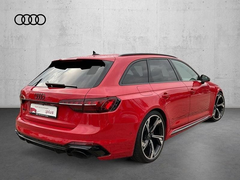 Gebraucht Audi RS4 Ambiente 450 PS (330 kW) 2023 Tangorot metallic Kombi