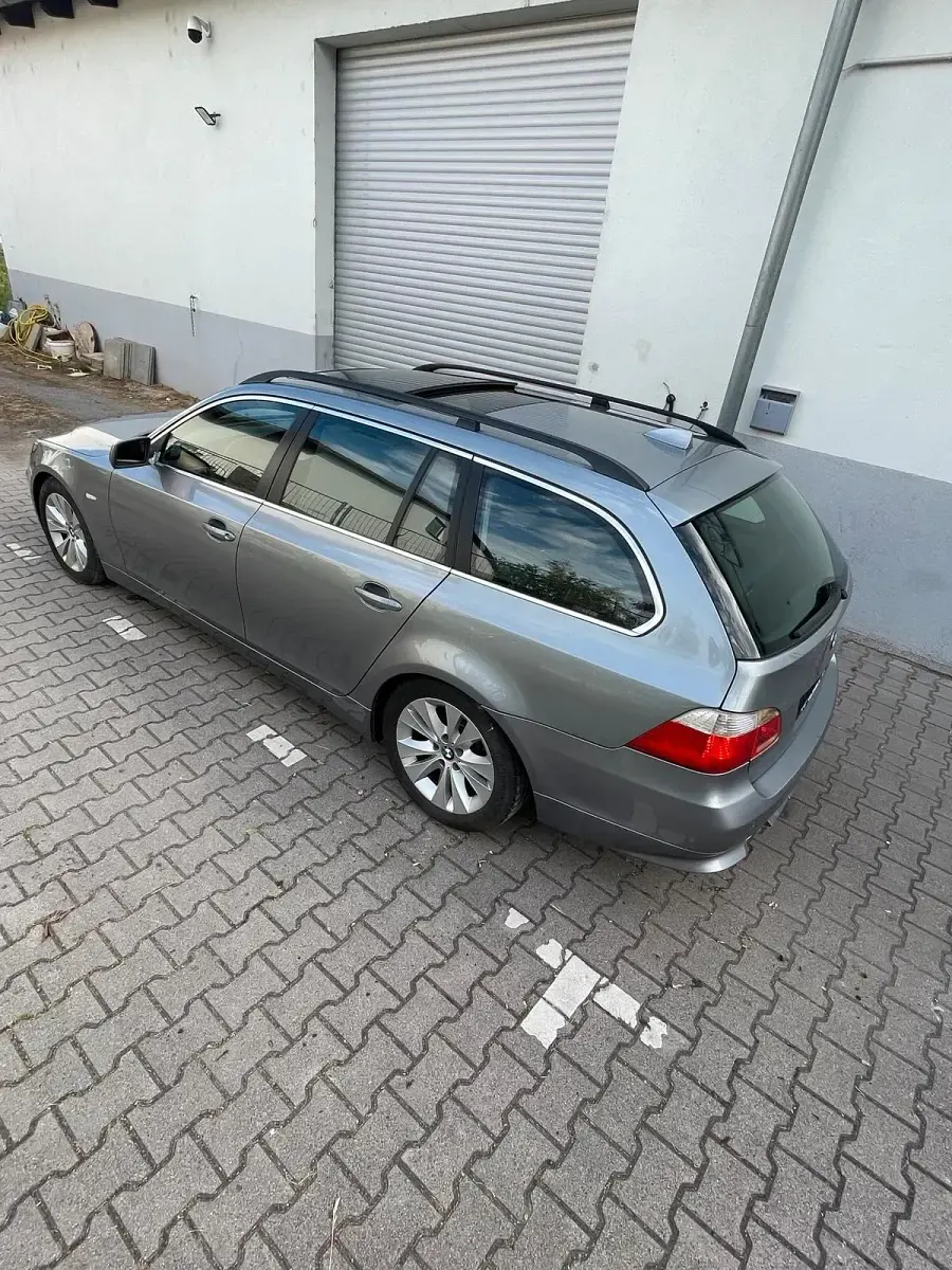 Gebraucht BMW 525 177 PS (130 kW) 2005 Grau Kombi