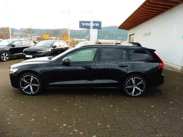 Gebraucht Volvo V60 145 PS (106 kW) 2023 Kombi
