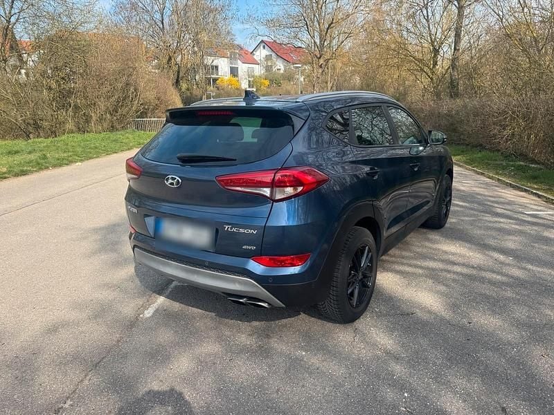 Gebraucht Hyundai Tucson 177 PS (130 kW) 2017 Blau SUV
