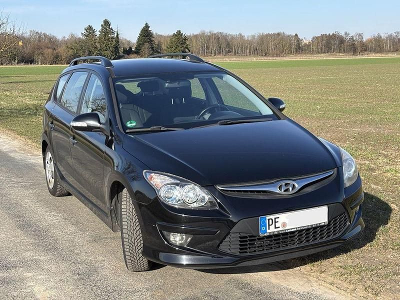 Gebraucht Hyundai i30 Classic 90 PS (66 kW) 2011 Schwarz Kombi