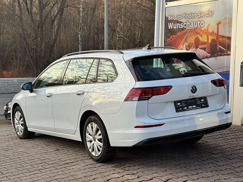 Gebraucht VW Golf VIII Life 116 PS (85 kW) 2024 Weiß Kombi