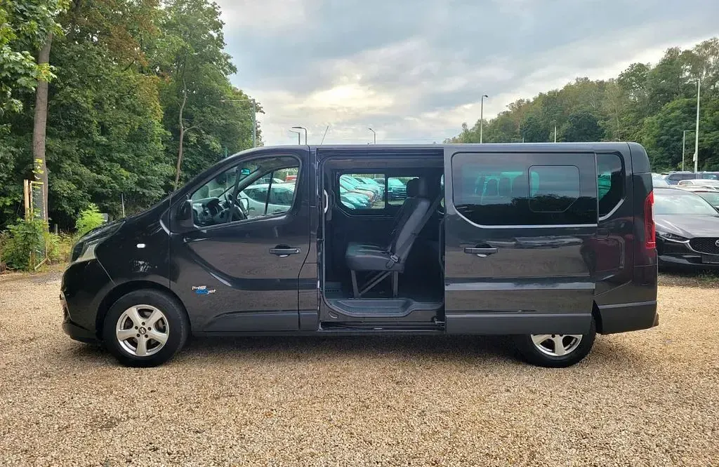 Gebraucht Fiat Talento Family 145 PS (106 kW) 2018 Schwarz Van / Kleinbus