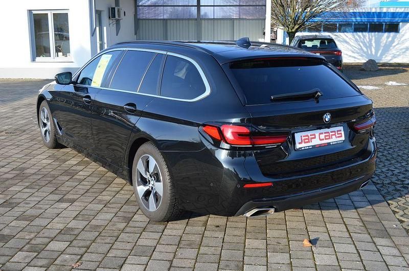 Gebraucht BMW 520 190 PS (139 kW) 2023 Schwarz Kombi