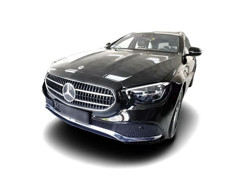 Schwarz Gebraucht 2023 Mercedes E400 Avantgarde | 57.416 € (Etwas zu teuer) - Bild 1/4