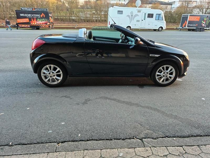 Gebraucht Opel Tigra 90 PS (66 kW) 2005 Schwarz Cabrio
