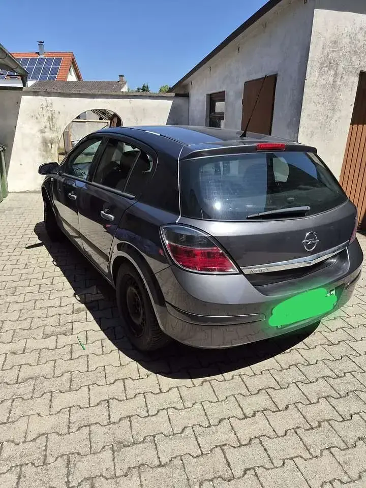 Gebraucht Opel Astra Edition 116 PS (85 kW) 2009 Limousine