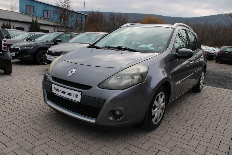 Gebraucht Renault Clio II Dynamique 101 PS (74 kW) 2011 Gold Limousine