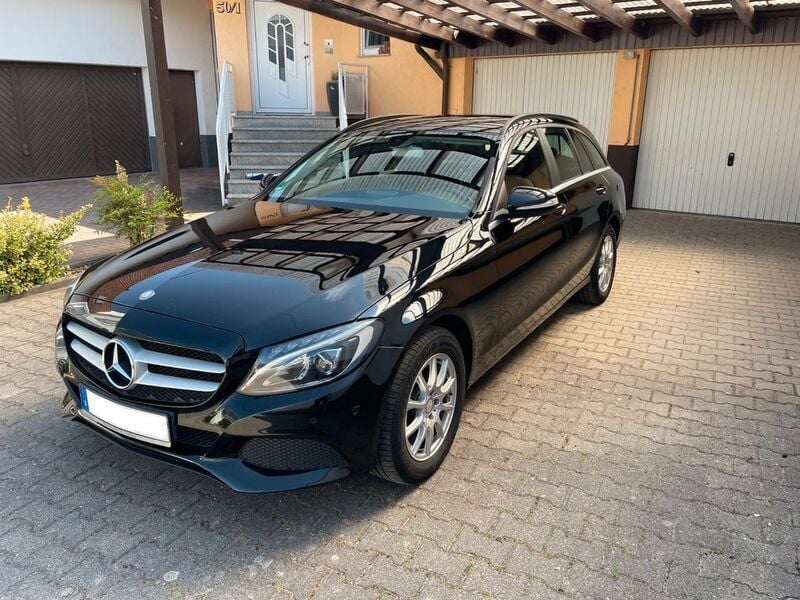 Schwarz Gebraucht 2014 Mercedes C180 Limousine | 11.990 € (Superpreis) - Bild 1/4