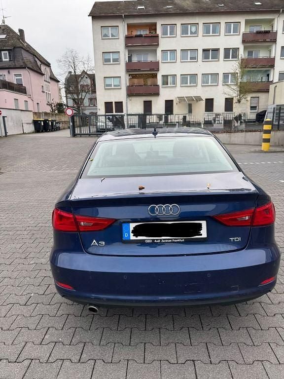 Gebraucht Audi A3 110 PS (80 kW) 2015 Blau Limousine